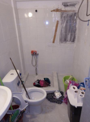 just a single matrss in hallway with wifi NO KITCHEN OR AC OR WINDOW